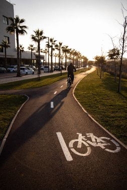 Bisiklet yolu, şehirde yeni bisiklet yolu bisiklet yolları, Sitges, İspanya