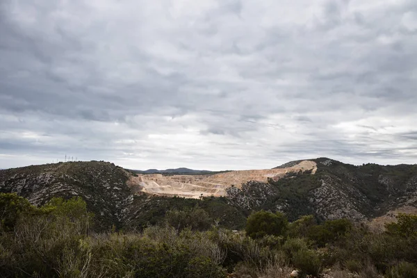 西班牙加泰罗尼亚Garraf公园的水泥采石场 — 图库照片