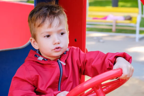 Carrousel Auto Het Pretpark Voor Kinderen Jongen Spelen Speelplaats — Stockfoto