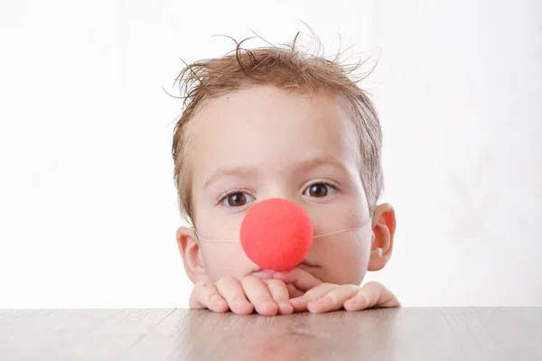 Näsa Clown Bakgrund Vitt Barn Unge — Stockfoto