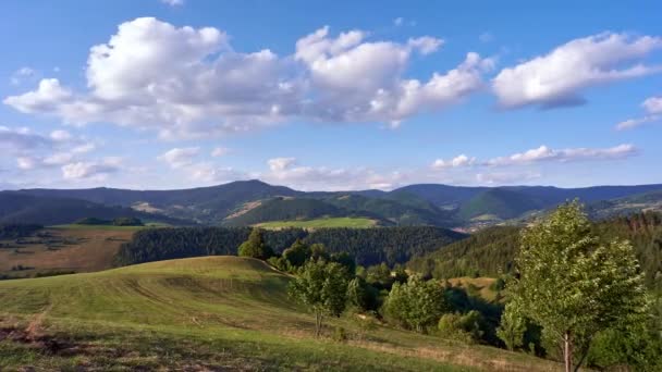 Paesaggio rurale, campagna collinare al tramonto. , Europa, zoom out timelapse 4k — Video Stock