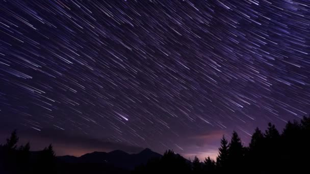 Verbazingwekkende vallende sterren, sterren als meteorieten. 4K timelapse video — Stockvideo