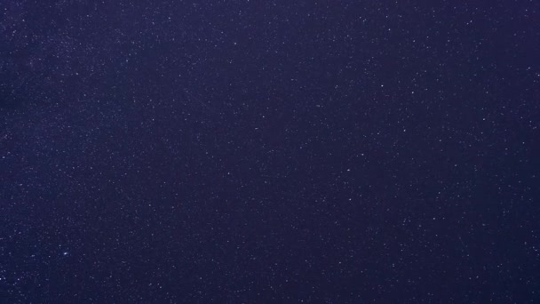 Ciel Nocturne Orbites Satellites Nuages Fins Voie Lactée Passage Nuit — Video
