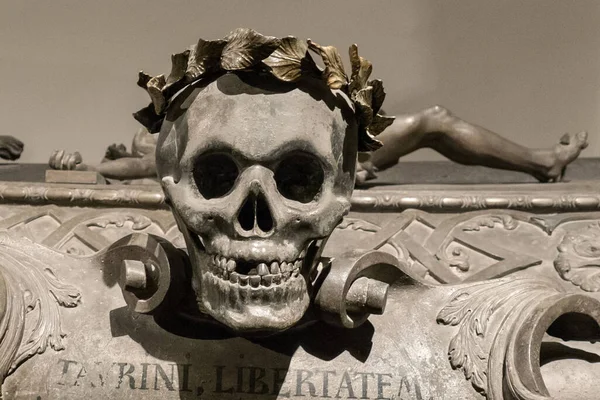Vienna Austria July 2021 Skull Laurel Wreath Imperial Crypt — Stock Photo, Image