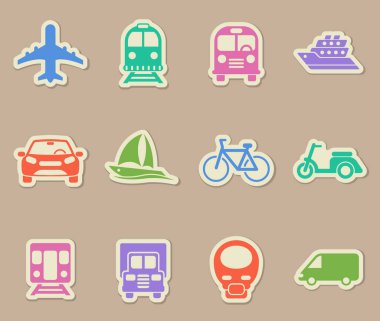 Renkli kağıt çıkartmaları taşı