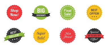 Farklı renk indirimli çıkartmalar. eğilmiş etiketler beyaz arkaplanda izole edildi