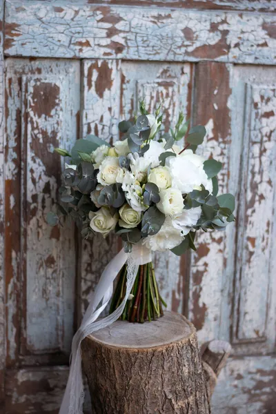 Свадебный Букет Белых Цветов — стоковое фото