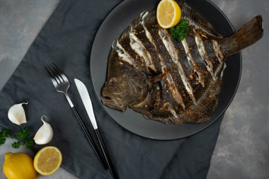 Kızarmış balık, deniz ürünleri, abur cubur, vejetaryen diyet, vejetaryen gıdalar..