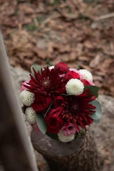 Buquê Casamento Buquê Noiva Buquê Flores Vermelhas Duque Nupcial Composto — Fotografia de Stock