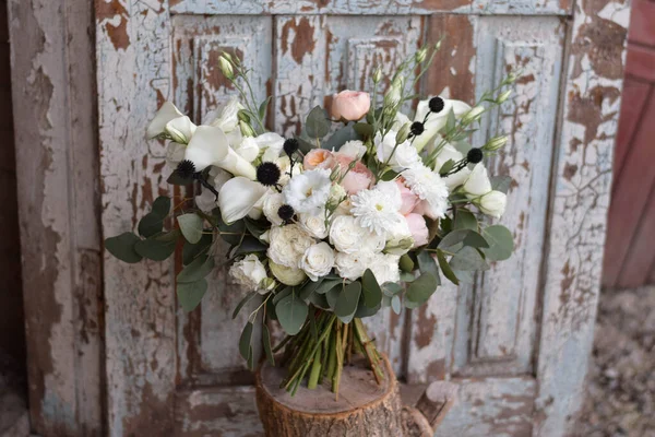 Modern Bridal Bouquet Made Roses Freesia Eustoma Eucalyptus Dark Background — Stock Photo, Image