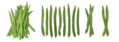 Beyaz arkaplanda yeşil fasulyeler izole.