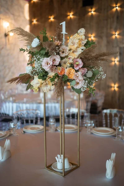 Boho Hochzeitsdekor Hochzeitsdekorationen Mit Getrockneten Blumen Floristik Und Kerzen Boho — Stockfoto