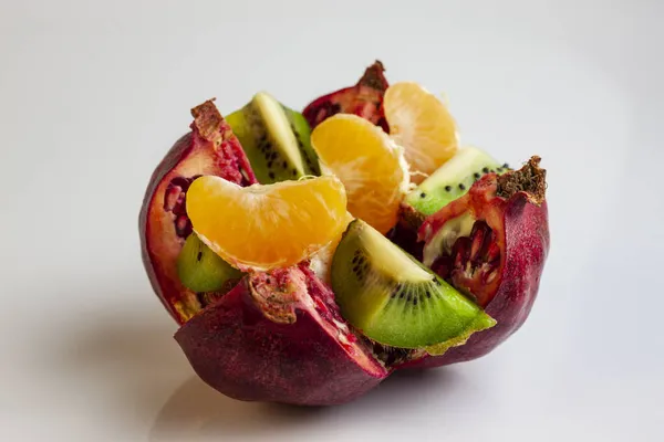 Meyve karışımı nar artı Kivi artı mandalina..