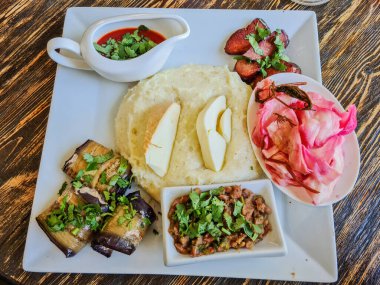 Kafkas natürmortu ve lezzetli bir set