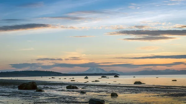 Belo Pôr Sol Alasca Entrada Cook Com Montanhas Vulcão Fundo — Fotografia de Stock