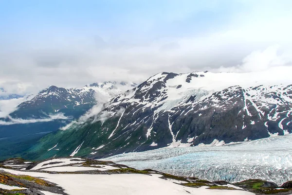 Spectaculair Bergzicht Besneeuwde Chugach Bergen Gletsjer Vallei Vanaf Top Van — Stockfoto