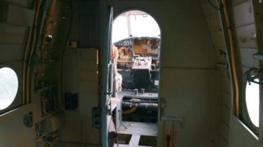 Eski Sovyet uçağının kabini AN-2, Antonov-2.