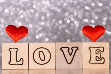 Aşk kavramı, tahta küplerin yazıt aşkı.