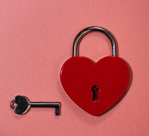 Cadenas Coeur Rouge Avec Clé Sur Fond Avec Bokeh Concept — Photo