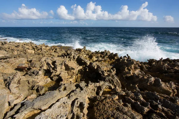 Waves Breaking Cliffs Rocky Coast Ocean Beautiful Beach Boka Table — Fotografia de Stock