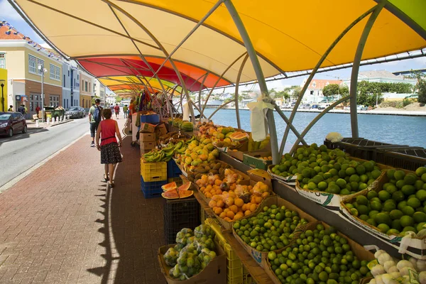 Fresh Tropical Fruits Market River — Fotografia de Stock
