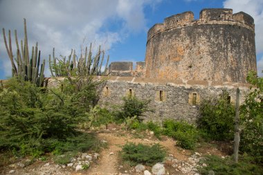 Şehrin antik kalesinin kalıntıları. 