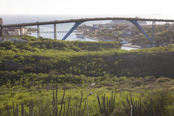 Longa Ponte Sobre Rio Ilha Tropical — Fotografia de Stock