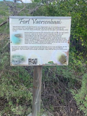 Dağlarda yol tabelası