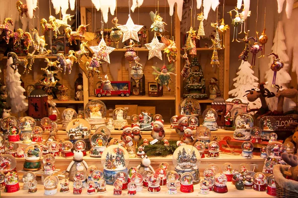 Foto Vom Weihnachtsmarkt Mit Souvenirständen — Stockfoto