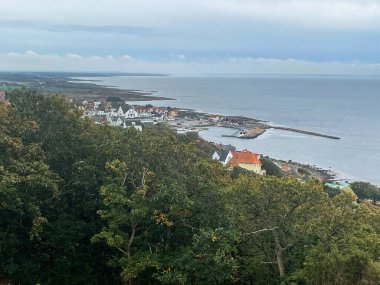 Deniz kıyısının güzel manzarası