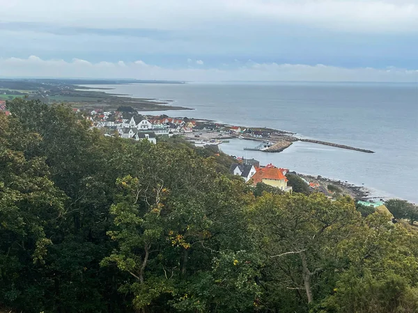 Deniz kıyısının güzel manzarası