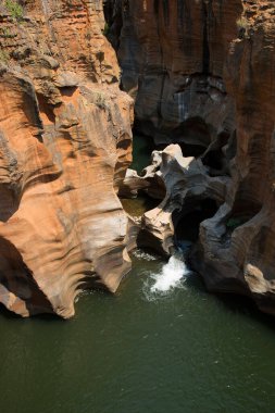 Blyde Nehri ve Bourke 'un Şans Çukurları' nı gösteren manzara 