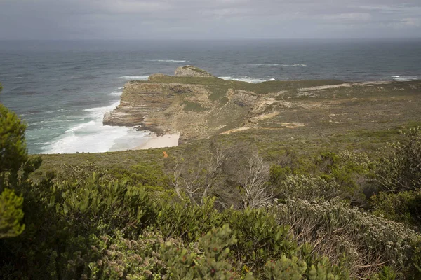 South African Shoreline Landscape Beach Boulders Sand Surf Mountain Slope — 스톡 사진