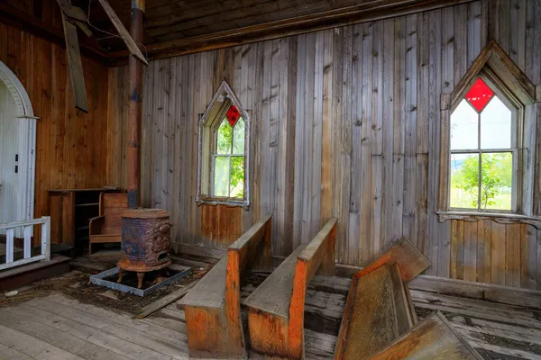 Interior Una Antigua Iglesia Abandonada Situada Banda India Okanagan Cerca —  Fotos de Stock