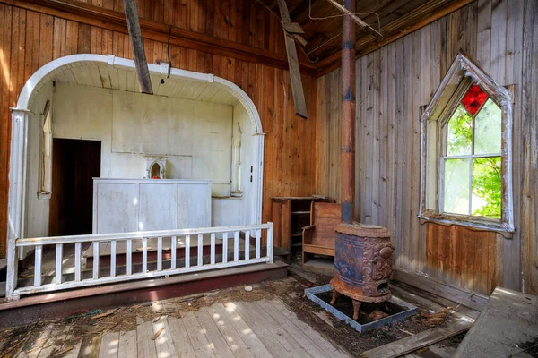 Interior Una Antigua Iglesia Abandonada Situada Banda India Okanagan Cerca —  Fotos de Stock