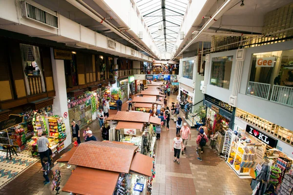 Kuala Lumpur, Malezya - 26 Ocak 2017: Kuala Lumpur 'un kalbinde yer alan Malezya Merkez Pazarı, sanat deco cephesinin restore edildiği bir kültür mirası alanıdır..