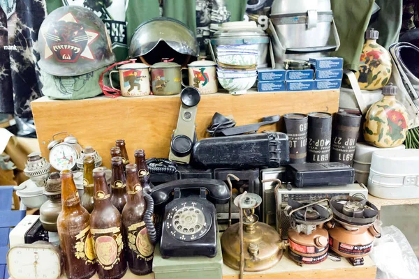 Ho Chi Minh City, Vietnam - 12 Ocak 2016: Dan Sinh Pazarı (Cho Dan Sinh) Savaş Fazlası Pazarı olarak da bilinir. Amerikan pazarı Ho Chi Minh City, Vietnam 'da bir pazardır.. 