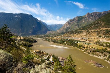 Lillooet (eski adı Cayoosh Flat), Kanada 'nın Britanya Kolumbiyası' ndaki Fraser Nehri 'nde yer alan bir topluluk..