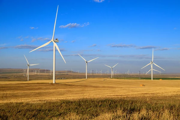 Вітрова Турбіна Пристрій Який Перетворює Кінетичну Енергію Вітру Електричну Енергію — стокове фото