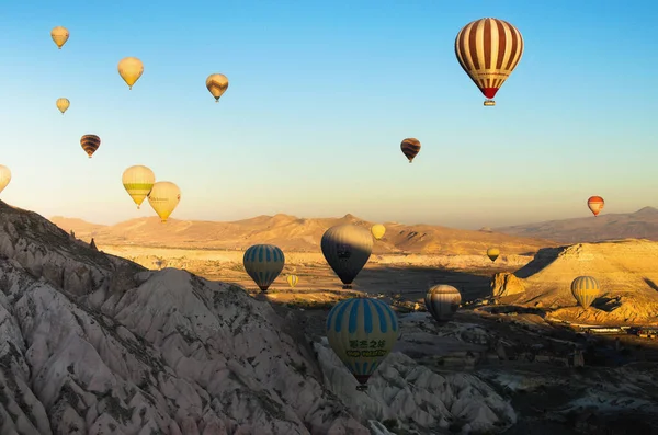 Goreme Turkiet Oktober 2021 Morgonvisning Luftballongernas Festival Kappadokien Varmluftsballonger Flyger — Stockfoto