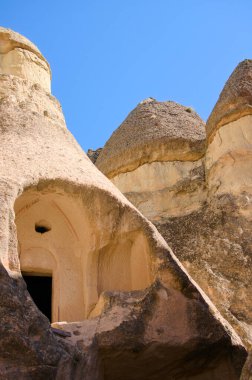 Mağaradaki harabelerin yakın görüntüsü. Kapadokya 'daki Goreme yakınlarındaki antik mağara manzarası. Türkiye 'de popüler seyahat noktası. UNESCO Dünya Mirası Alanı.