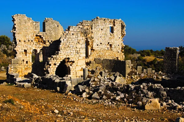 Antik şehrin resimli manzarası harabeleri. Türkiye 'nin Mersin ilinin Kanlidivane antik kenti. Açık hava müzesi. 