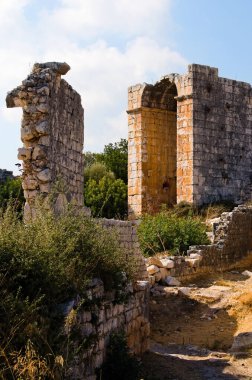 Antik taş duvarın resimli görüntüsü. Akkale 'deki Roma harabeleri (kelimenin tam anlamıyla 