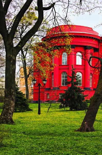 Pintoresca Vista Panorámica Del Edificio Rojo Principal Universidad Nacional Taras —  Fotos de Stock