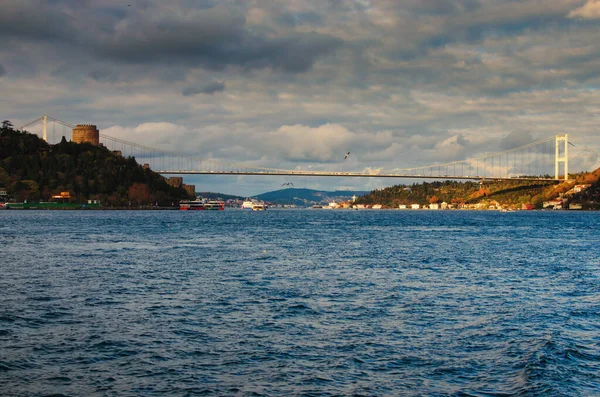 Picturesque Landscape View Bosphorus Strait Sunset Cityscape Ancient Towers Rumelian — Photo