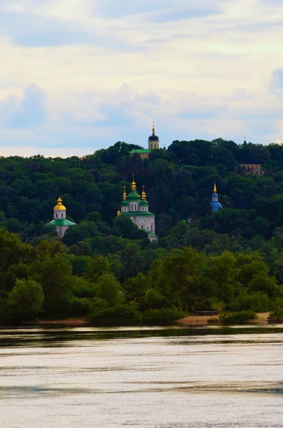 Vista Pitoresca Paisagem Verão Das Colinas Verdes Kyiv Famosas Mosteiro — Fotografia de Stock