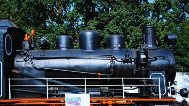 Eski model buharlı trenin lokomotif tipi GR 'nin detaylı görüntüsü. Syretsky Park 'taki dar ölçü Kyiv Çocuk Demiryolu. Kyiv, Ukrayna. 