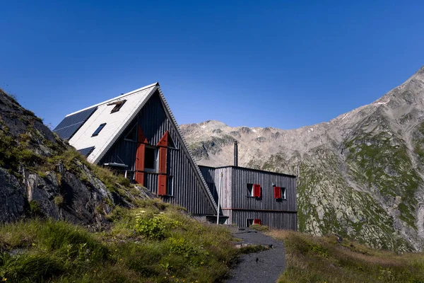 Вид Хатину Скалетта Біля Перевалу Гріна Бленіо Швейцарія Передньому Плані — стокове фото