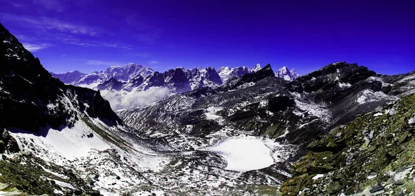 Himalayalar Dağ Manzarası Kar Nepal Everest Pisti Boyunca Ilerliyor — Stok fotoğraf