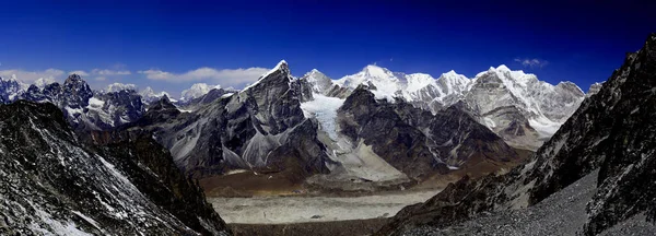 Panorama Gór Śniegu Himalajach Wędrujących Wzdłuż Everest Circuit Nepalu — Zdjęcie stockowe